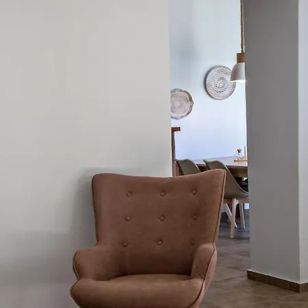 Christie S House Skaládhos