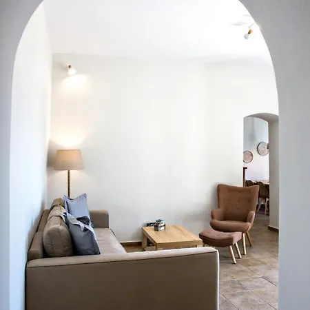 Christie S House Skaládhos